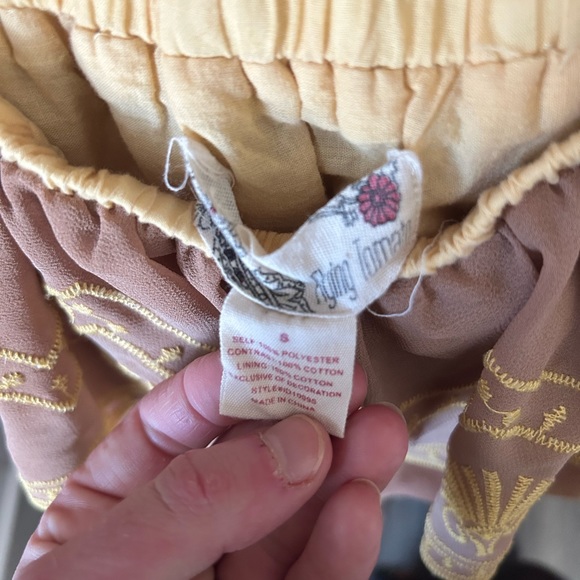 High low dresses - Picture 2 of 6